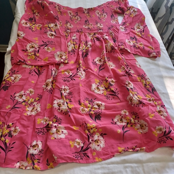 Torrid Size 1 Off the Shoulder Tunic Dress Pink Floral, Stretch Bust - Picture 3 of 7